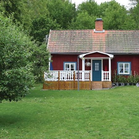 Stunning Home In Tjaellmo With Kitchen Bagian luar foto